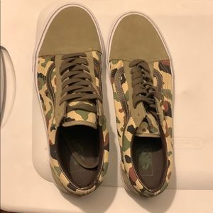 Vans mens camouflage sneakers size 10